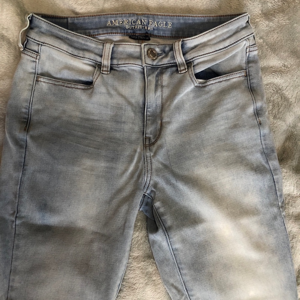 American Eagle light wash jeggings